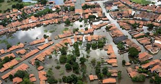 45 killed, 1,000 missing in Brazil floods